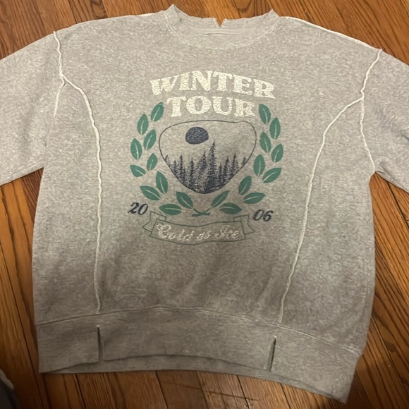 aerie winter tour sweatshirt - Picture 1 of 4